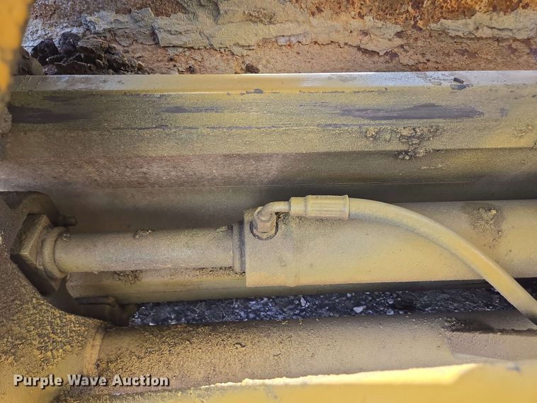 image for item EC4218 1997 Caterpillar 12H motor grader