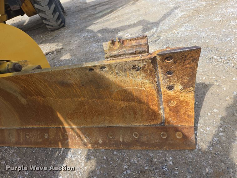 image for item EC4218 1997 Caterpillar 12H motor grader