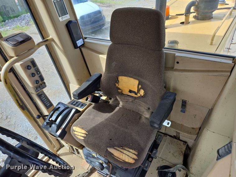 image for item EC4218 1997 Caterpillar 12H motor grader