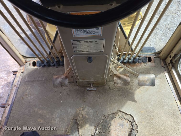 image for item EC4218 1997 Caterpillar 12H motor grader