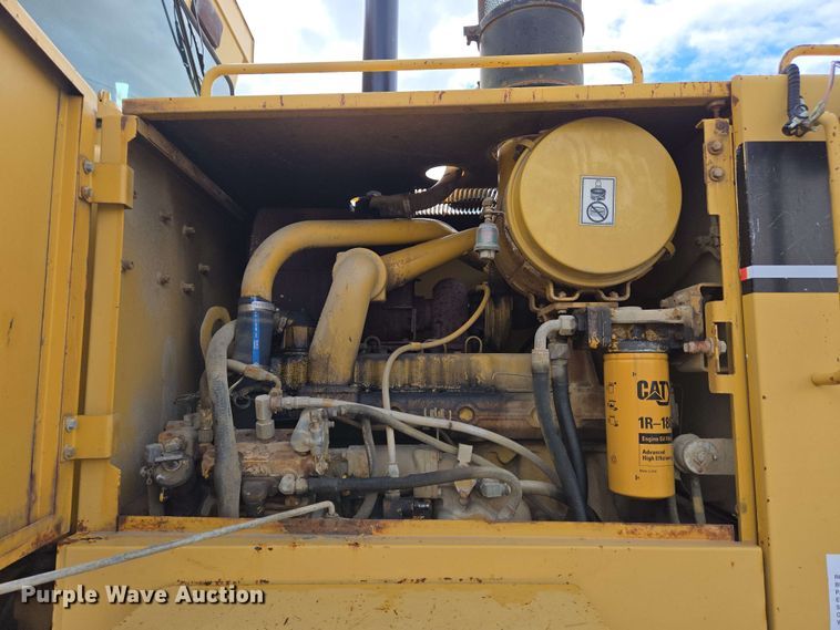image for item EC4218 1997 Caterpillar 12H motor grader