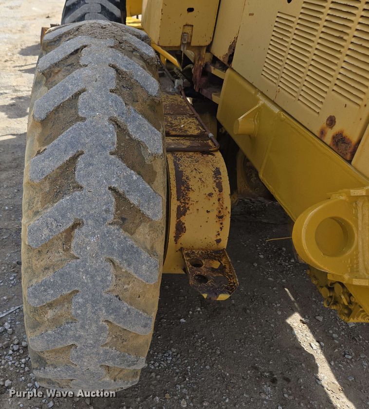 image for item EC4218 1997 Caterpillar 12H motor grader