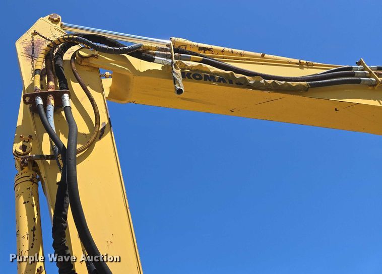 image for item EC4261 1996 Komatsu PC220LC excavator