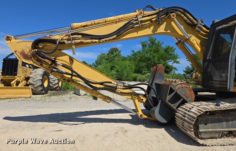 image for item EC4261 1996 Komatsu PC220LC excavator
