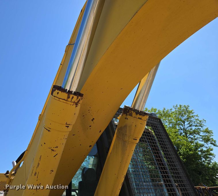 image for item EC4261 1996 Komatsu PC220LC excavator