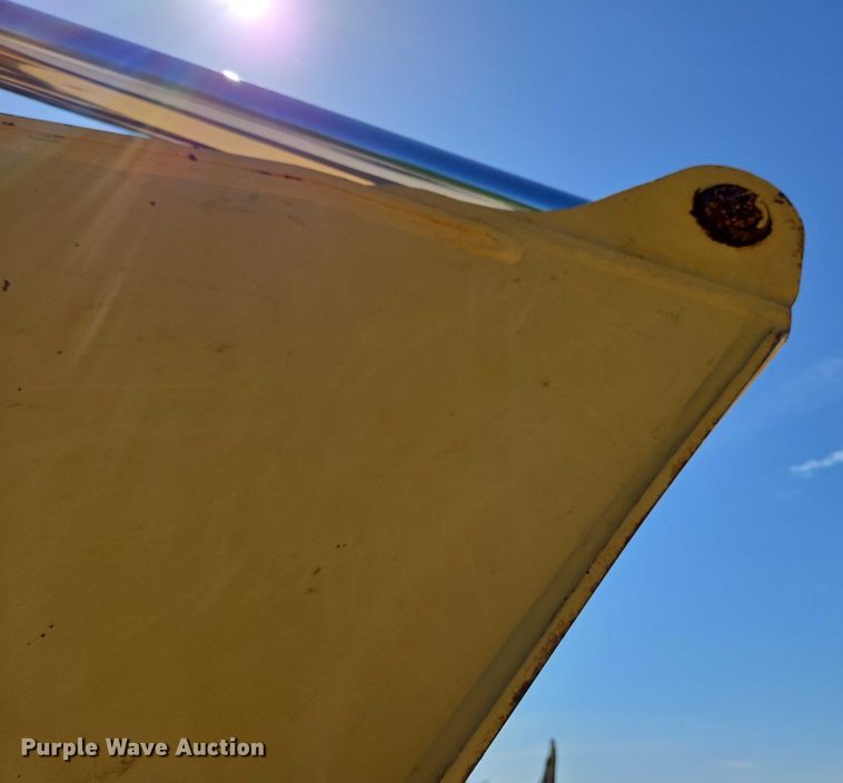 image for item EC4261 1996 Komatsu PC220LC excavator