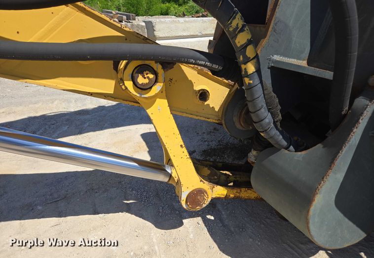 image for item EC4261 1996 Komatsu PC220LC excavator