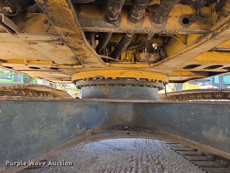 image for item EC4261 1996 Komatsu PC220LC excavator