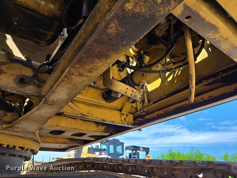 image for item EC4261 1996 Komatsu PC220LC excavator