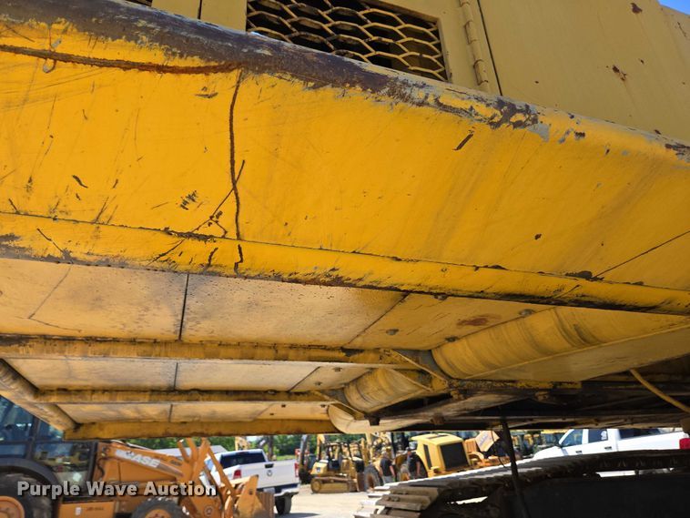 image for item EC4261 1996 Komatsu PC220LC excavator