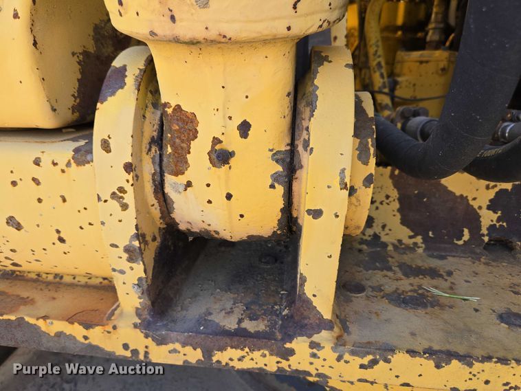 image for item EC4261 1996 Komatsu PC220LC excavator