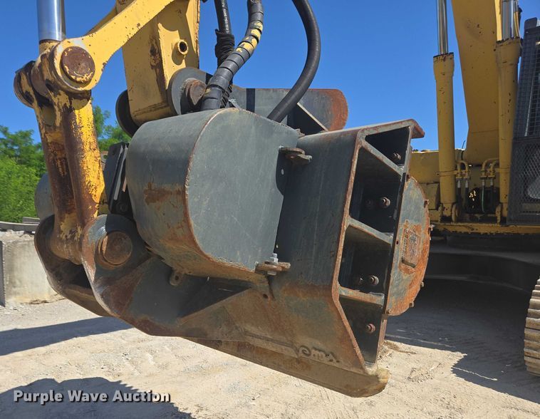 image for item EC4261 1996 Komatsu PC220LC excavator