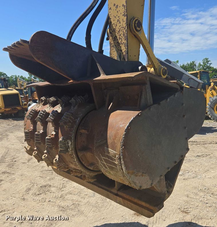 image for item EC4261 1996 Komatsu PC220LC excavator