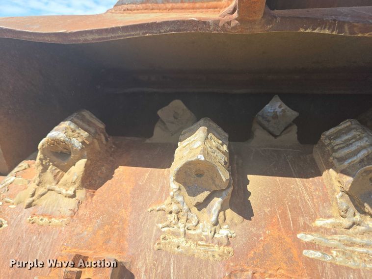 image for item EC4261 1996 Komatsu PC220LC excavator