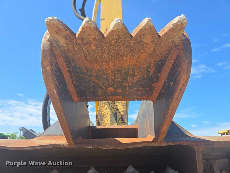 image for item EC4261 1996 Komatsu PC220LC excavator