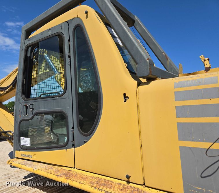 image for item EC4261 1996 Komatsu PC220LC excavator