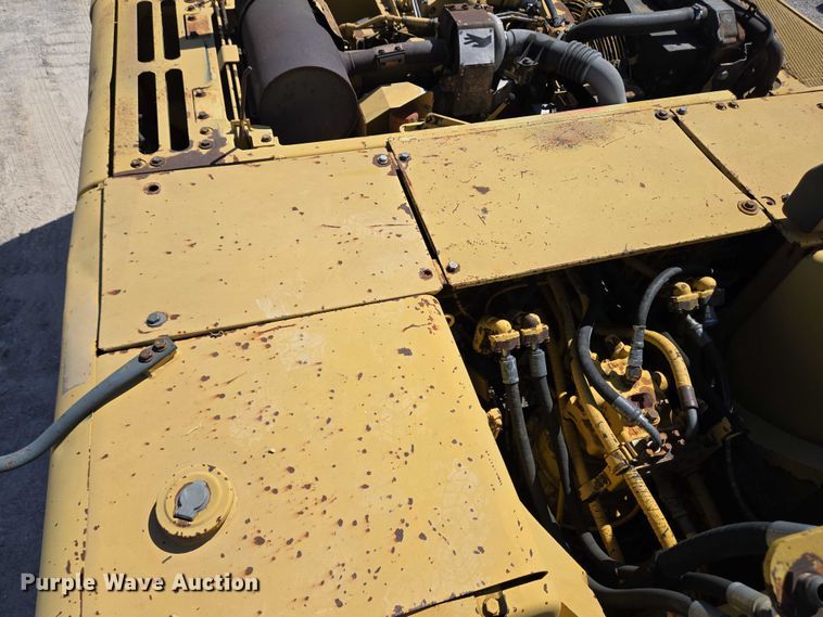 image for item EC4261 1996 Komatsu PC220LC excavator