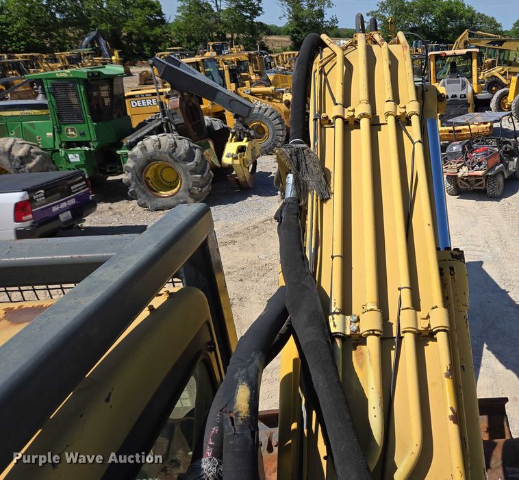 image for item EC4261 1996 Komatsu PC220LC excavator