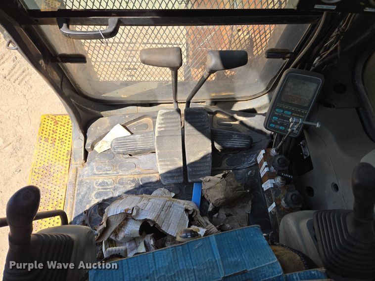 image for item EC4261 1996 Komatsu PC220LC excavator