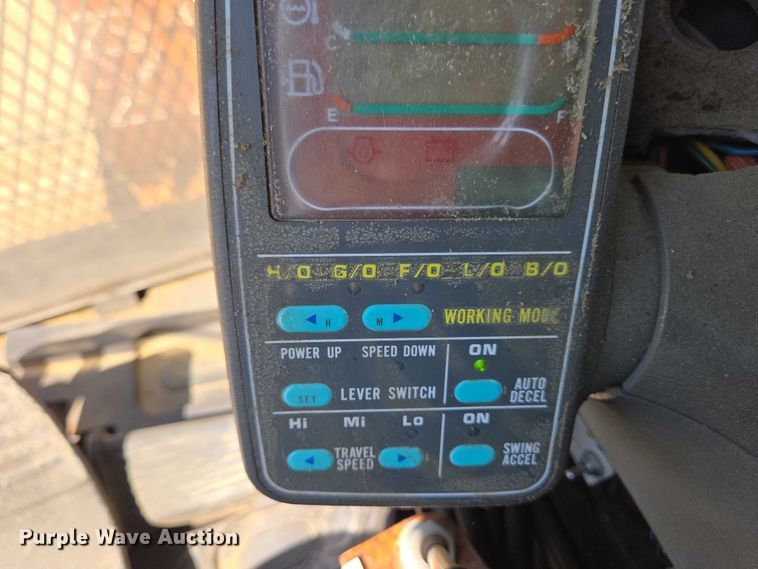 image for item EC4261 1996 Komatsu PC220LC excavator