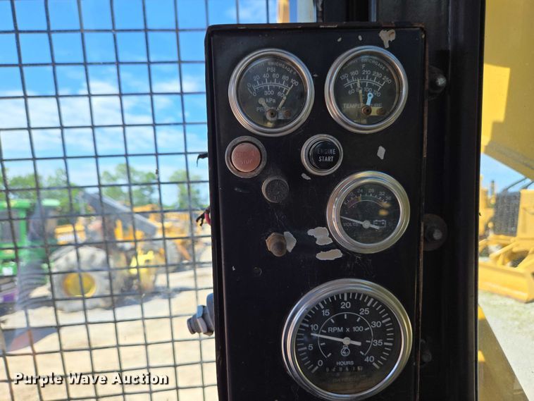 image for item EC4261 1996 Komatsu PC220LC excavator