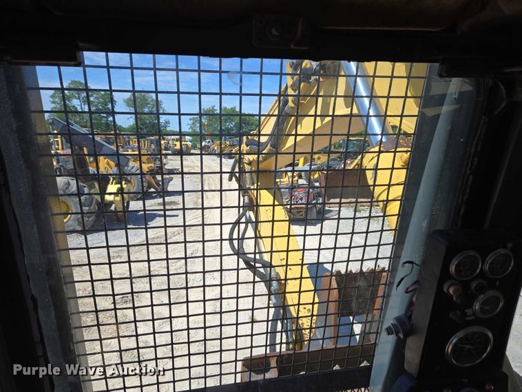 image for item EC4261 1996 Komatsu PC220LC excavator
