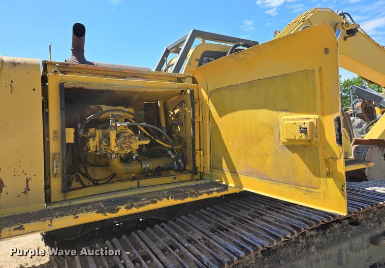 image for item EC4261 1996 Komatsu PC220LC excavator