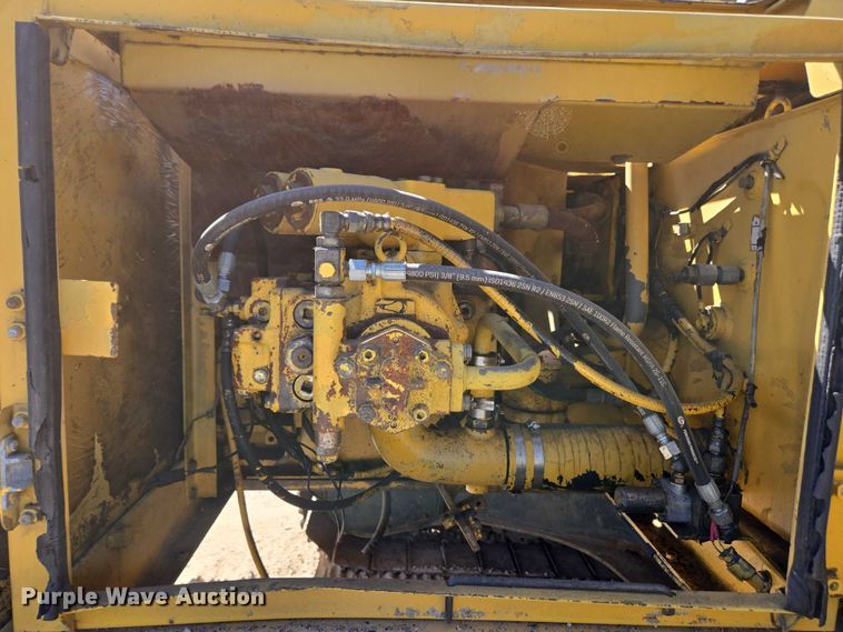 image for item EC4261 1996 Komatsu PC220LC excavator