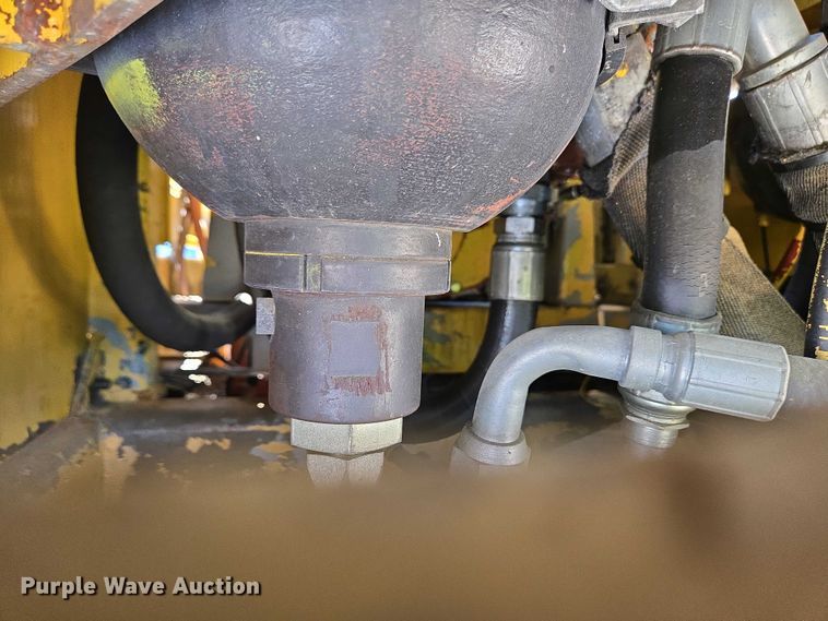 image for item EC4261 1996 Komatsu PC220LC excavator