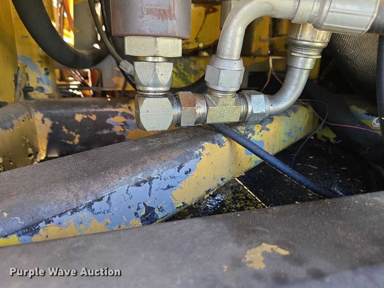 image for item EC4261 1996 Komatsu PC220LC excavator