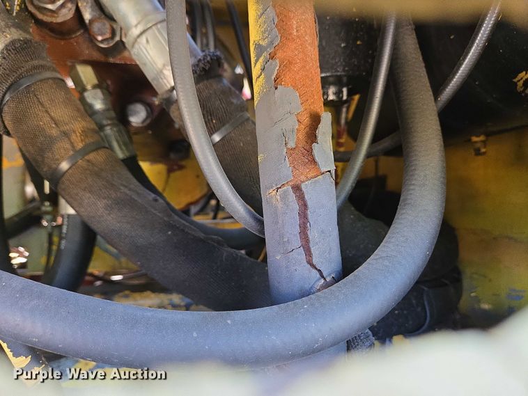 image for item EC4261 1996 Komatsu PC220LC excavator