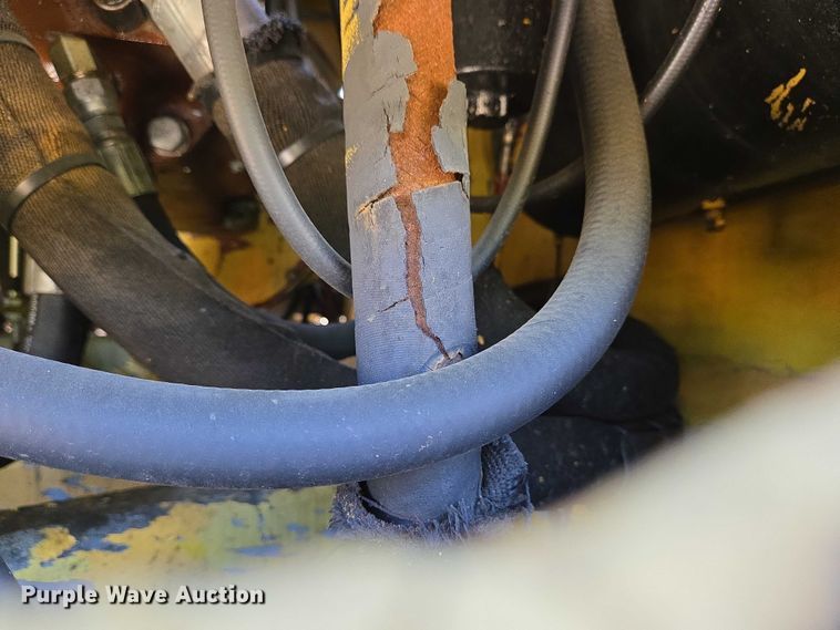 image for item EC4261 1996 Komatsu PC220LC excavator