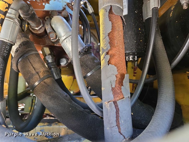 image for item EC4261 1996 Komatsu PC220LC excavator