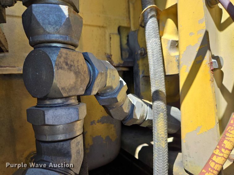 image for item EC4261 1996 Komatsu PC220LC excavator