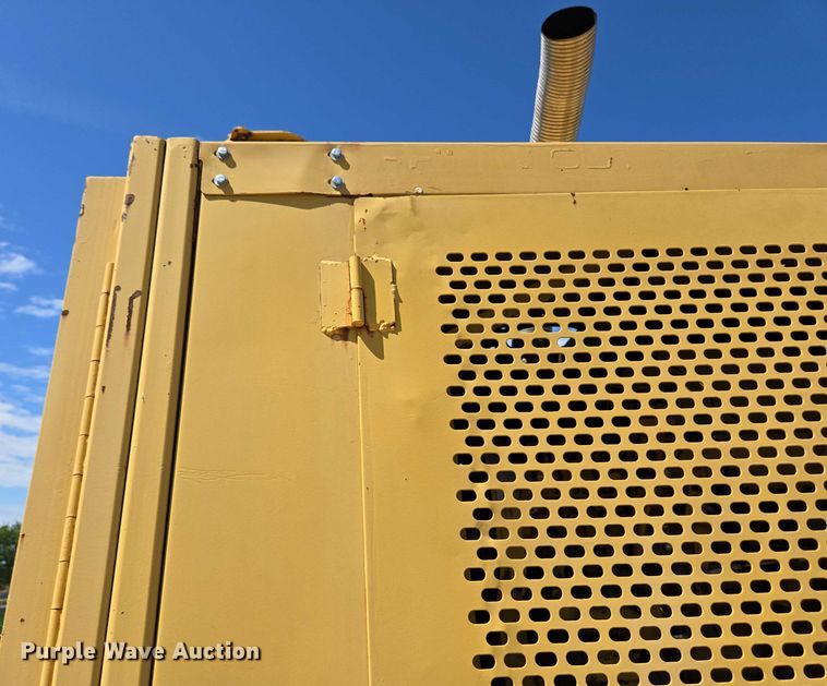 image for item EC4261 1996 Komatsu PC220LC excavator