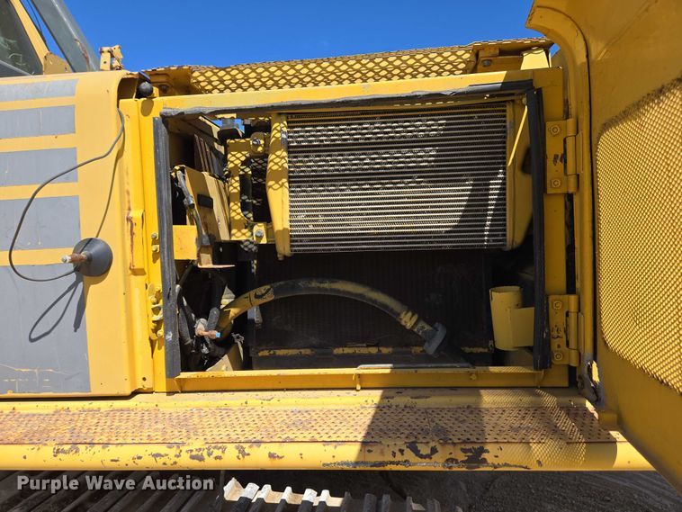 image for item EC4261 1996 Komatsu PC220LC excavator