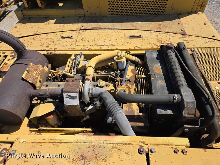 image for item EC4261 1996 Komatsu PC220LC excavator