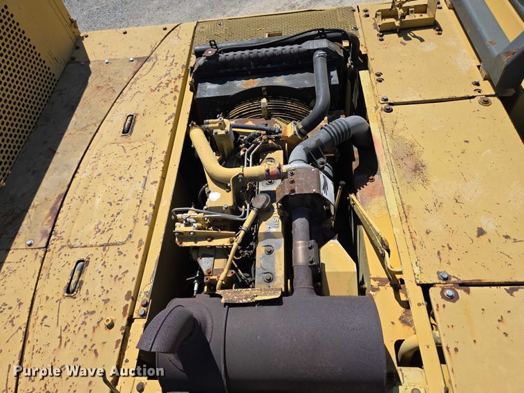 image for item EC4261 1996 Komatsu PC220LC excavator