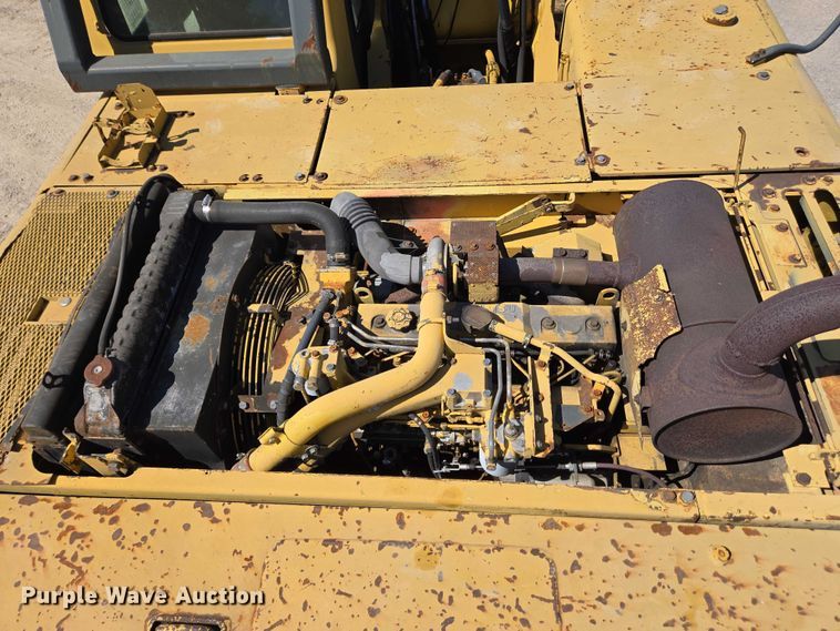 image for item EC4261 1996 Komatsu PC220LC excavator