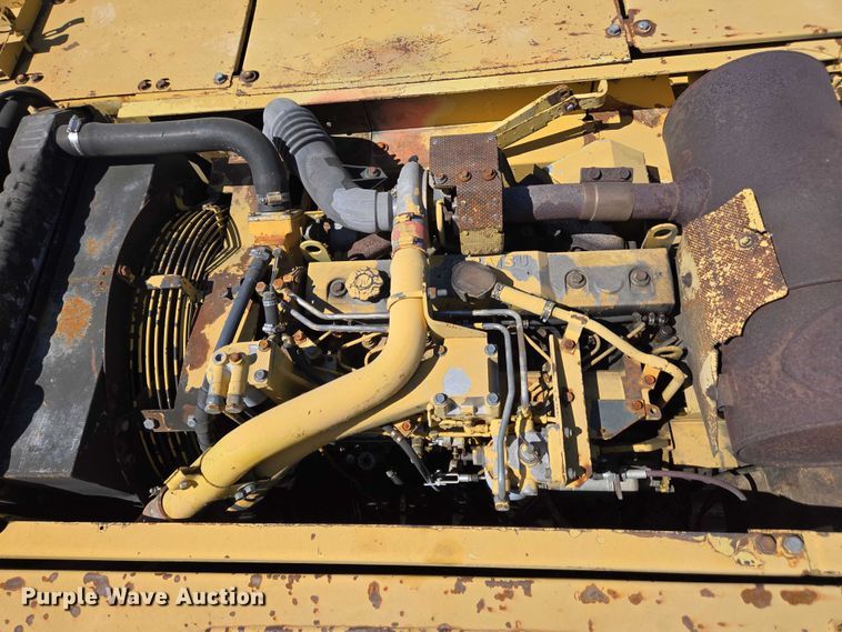 image for item EC4261 1996 Komatsu PC220LC excavator