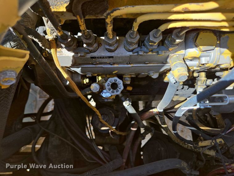 image for item EC4261 1996 Komatsu PC220LC excavator