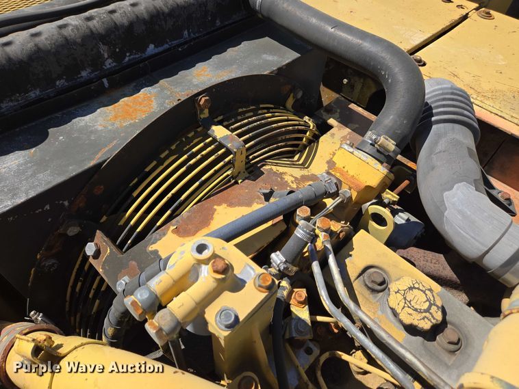 image for item EC4261 1996 Komatsu PC220LC excavator