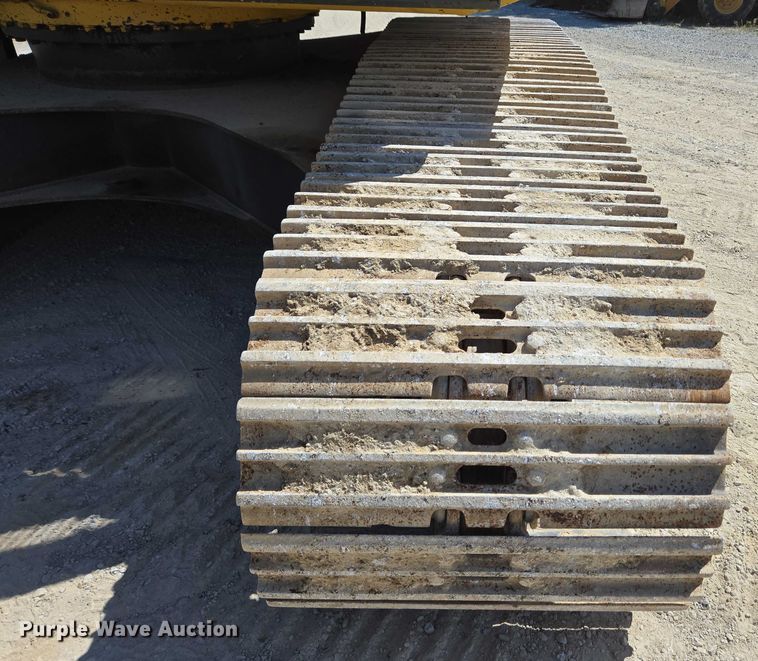 image for item EC4261 1996 Komatsu PC220LC excavator