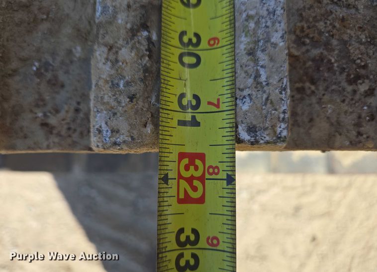 image for item EC4261 1996 Komatsu PC220LC excavator