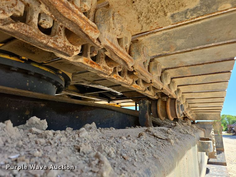 image for item EC4261 1996 Komatsu PC220LC excavator