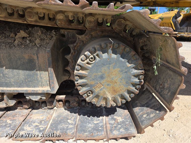 image for item EC4261 1996 Komatsu PC220LC excavator