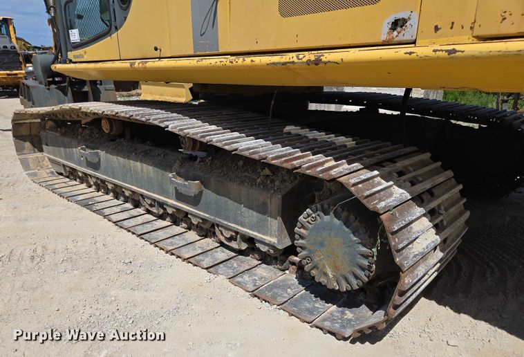 image for item EC4261 1996 Komatsu PC220LC excavator