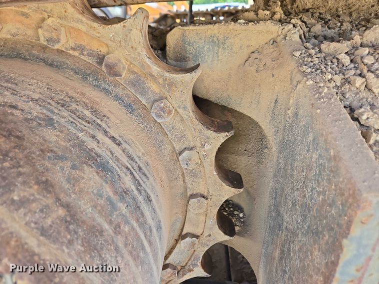 image for item EC4261 1996 Komatsu PC220LC excavator