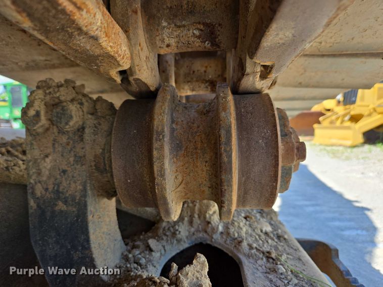 image for item EC4261 1996 Komatsu PC220LC excavator