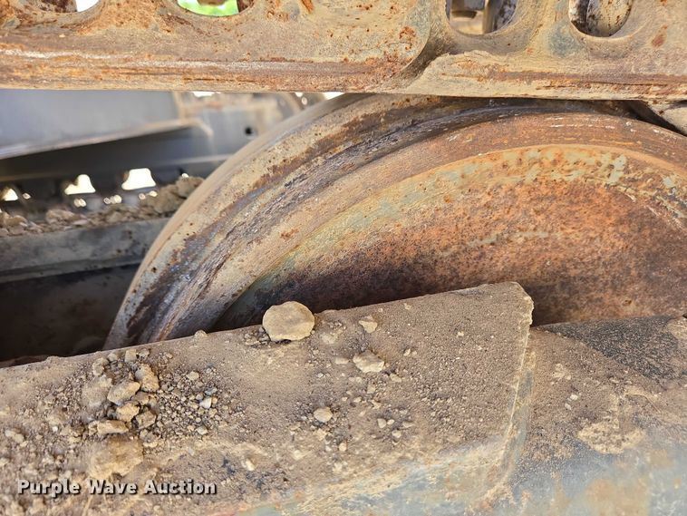 image for item EC4261 1996 Komatsu PC220LC excavator